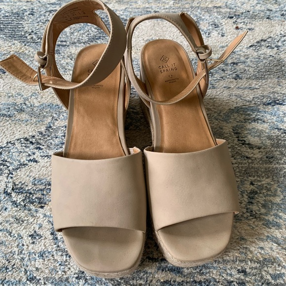 Wedge shoes. Beige colour. Perfect for summer! - Picture 2 of 4